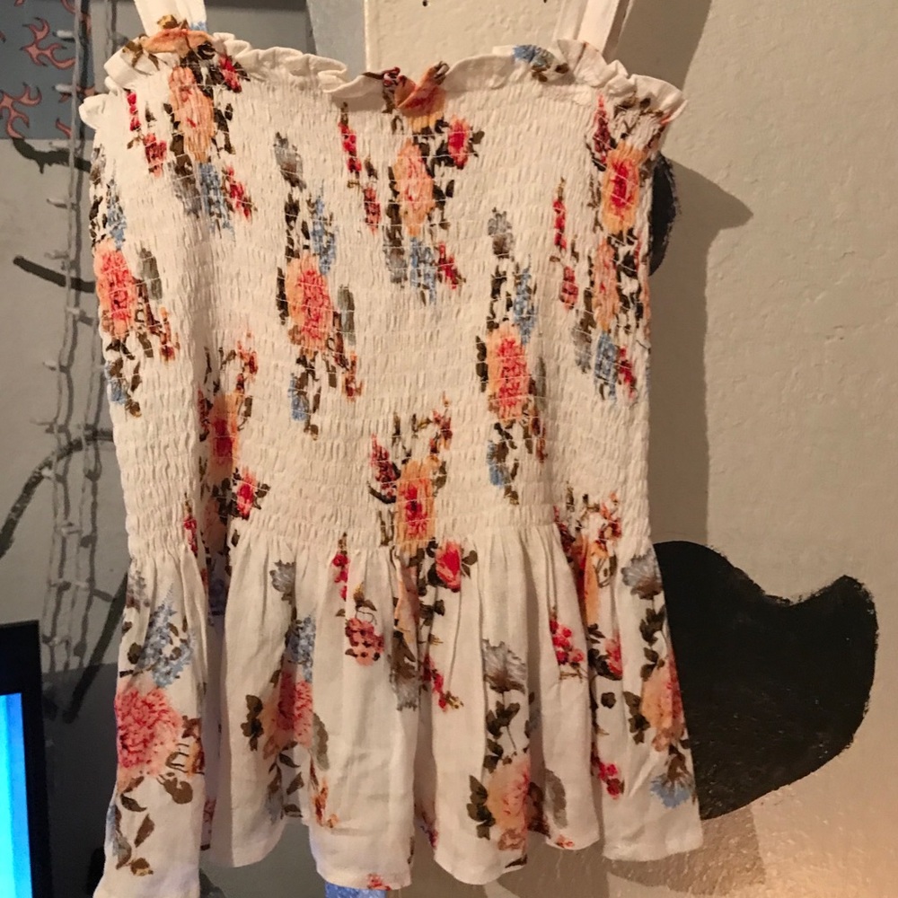 Floral ruffle top